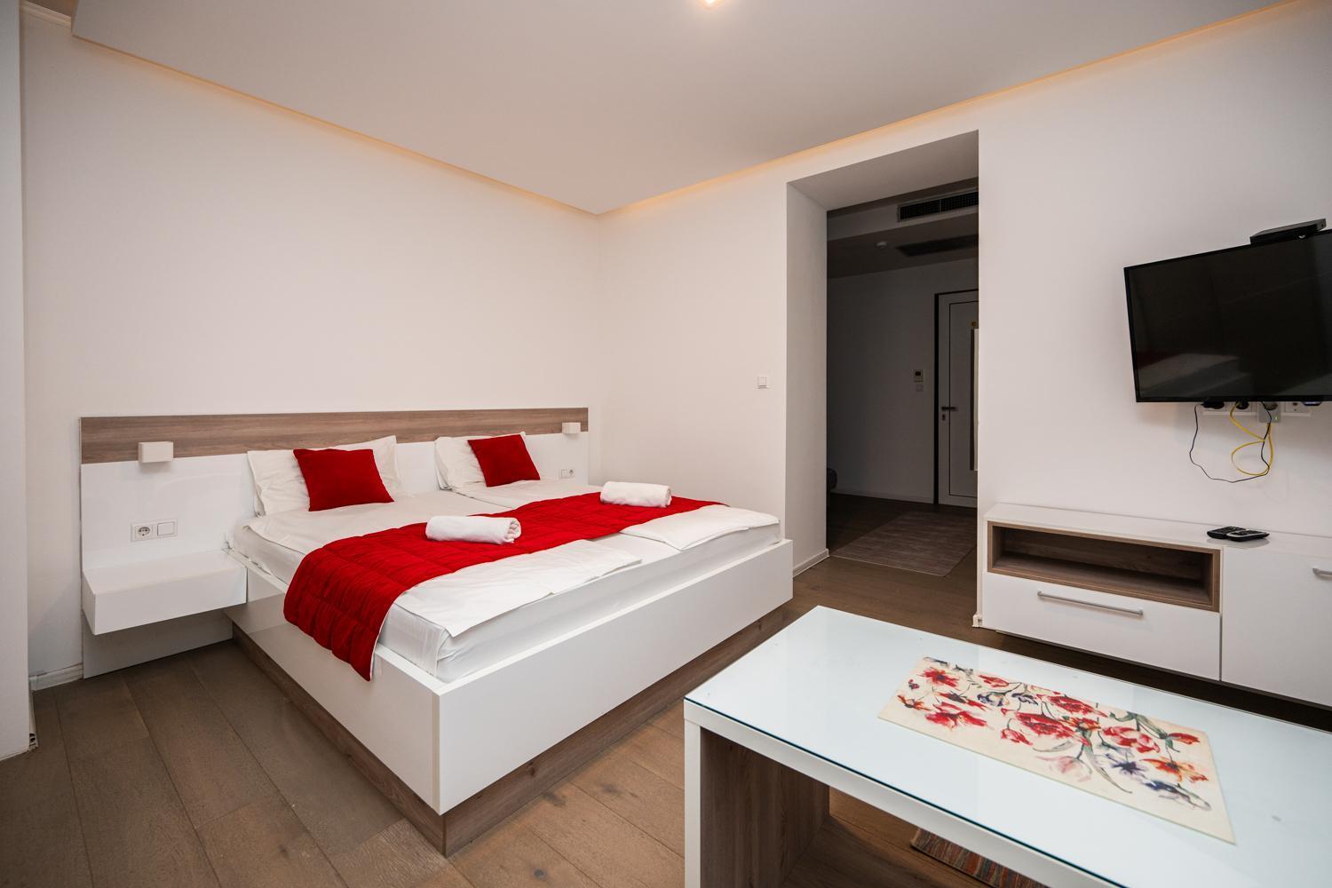 Modern And Design Apartments Near Cathedral Sarajevo Exterior photo